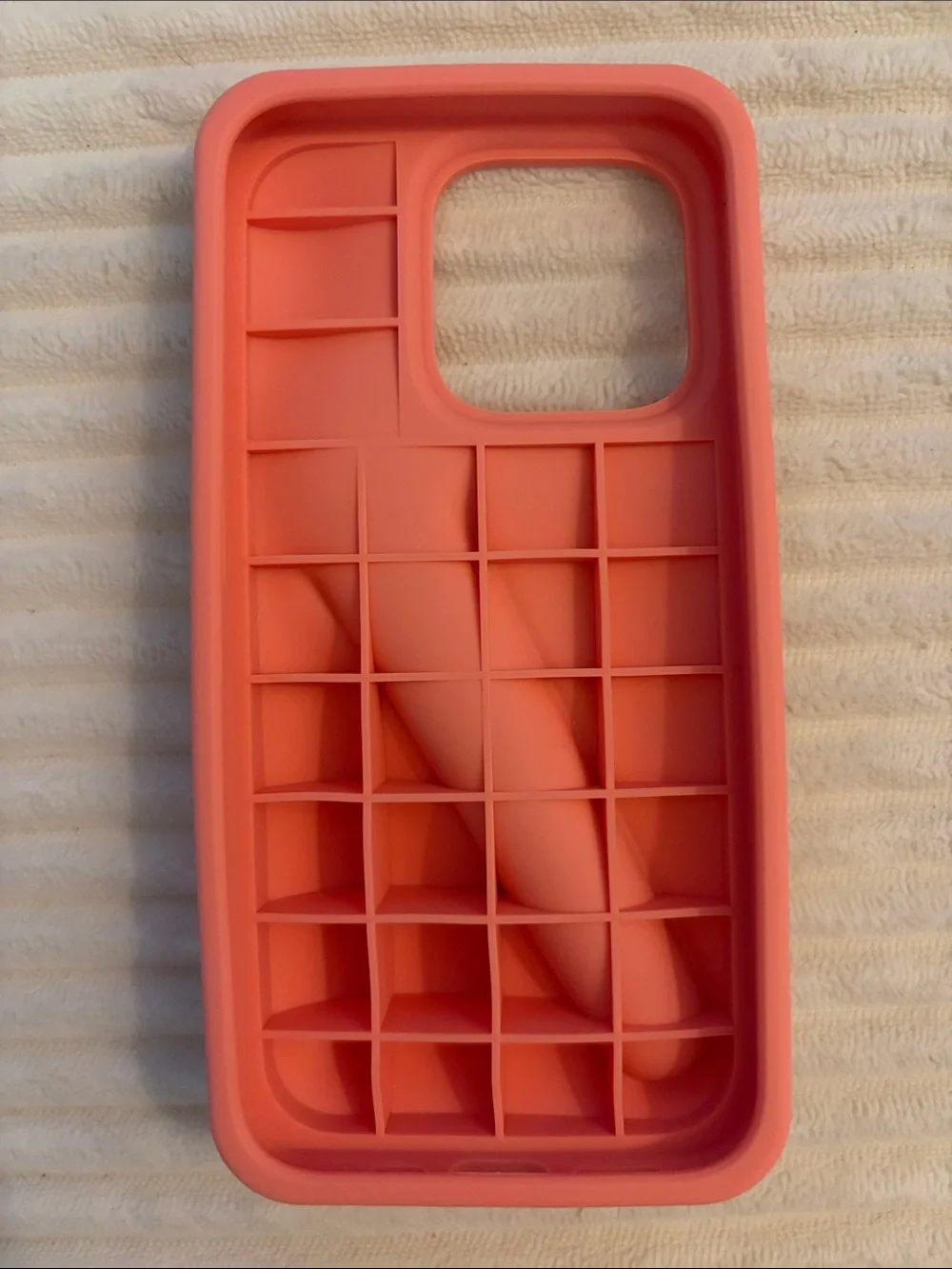 Rhode Peach Pit Lip Case iPhone 15 Pro Limited Edition